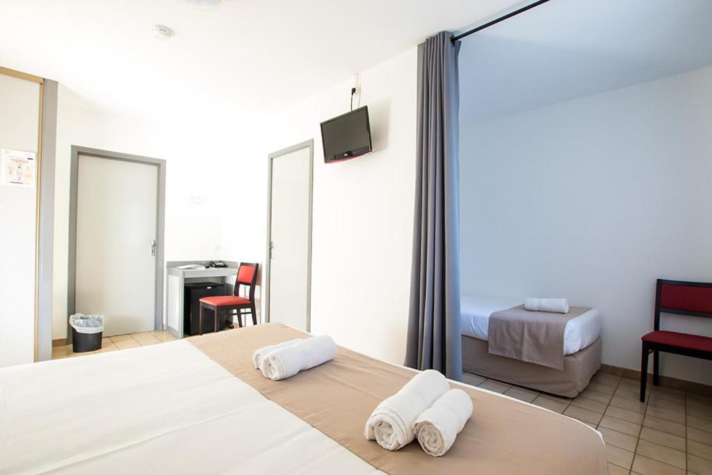 Hotel Du Cros D'Auzon Saint-Maurice-dʼArdèche Dış mekan fotoğraf